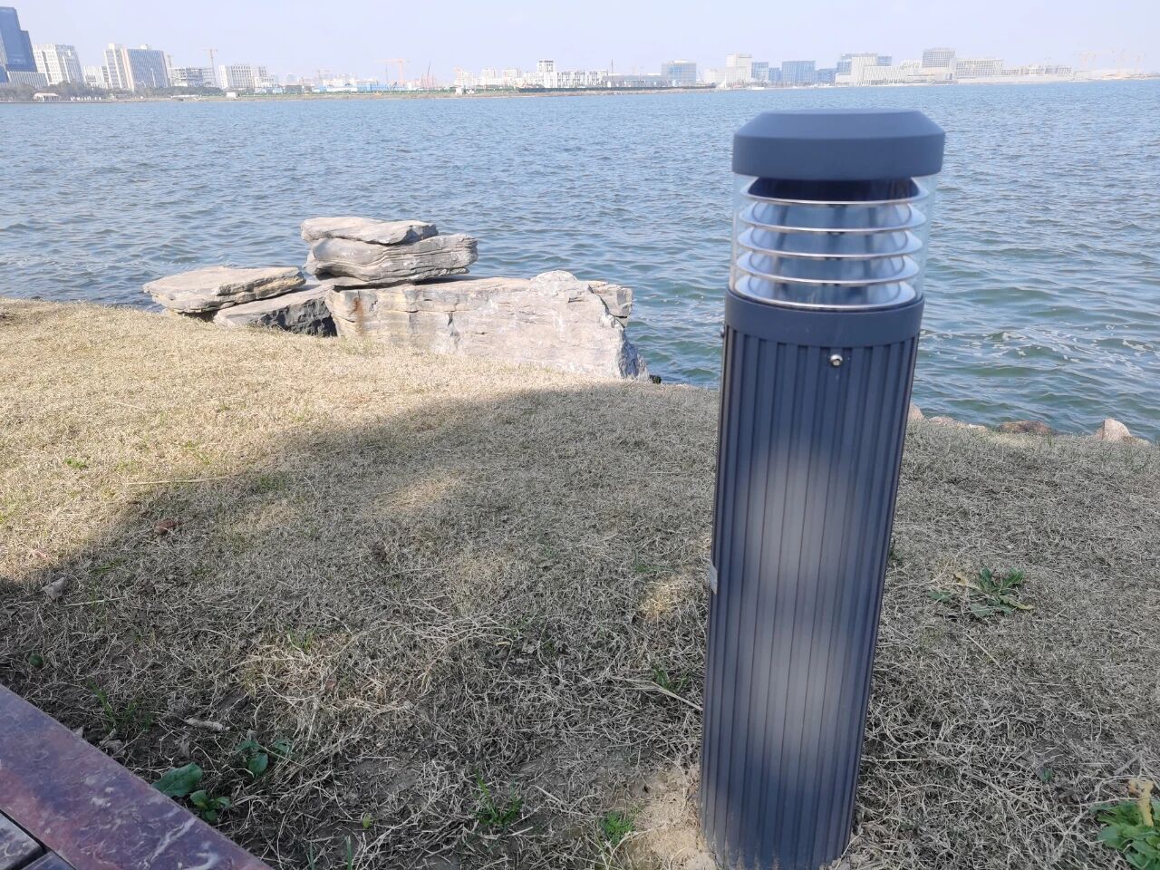 Освещение переднего газона