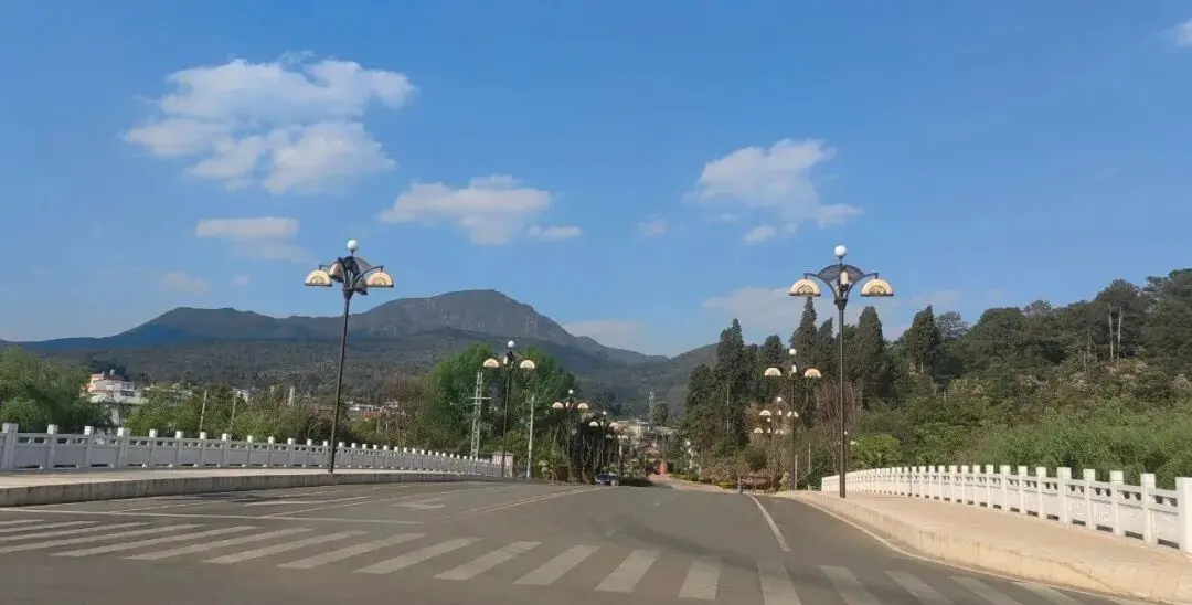 Kukuza Ujenzi wa Mfumo wa Barabara ya Mbele ya Watembea kwa miguu-Katikati ya Maji, Kutengeneza Barabara ya Tangchuan Mashariki huko Yunnan Anning kuwa Mahali pa "Rafiki ya Watembea kwa miguu na-Watalii" Kukuza Ujenzi wa Mfumo wa Barabara ya Mbele ya Watembea kwa miguu-Katikati ya Maji, Kutengeneza Barabara ya Tangchuan Mashariki huko Yunnan Anning kuwa Mahali pa "Rafiki ya Watembea kwa miguu na-Watalii"