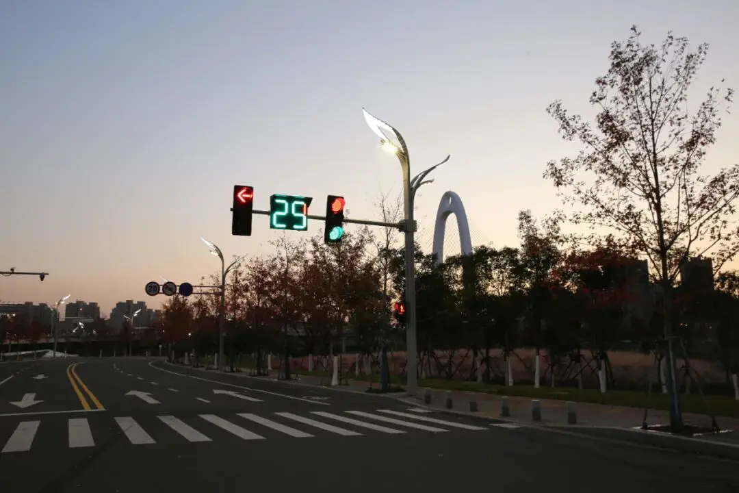 혁신적이고 기발한 가로등 활용 사례 | 난징 추허 동로