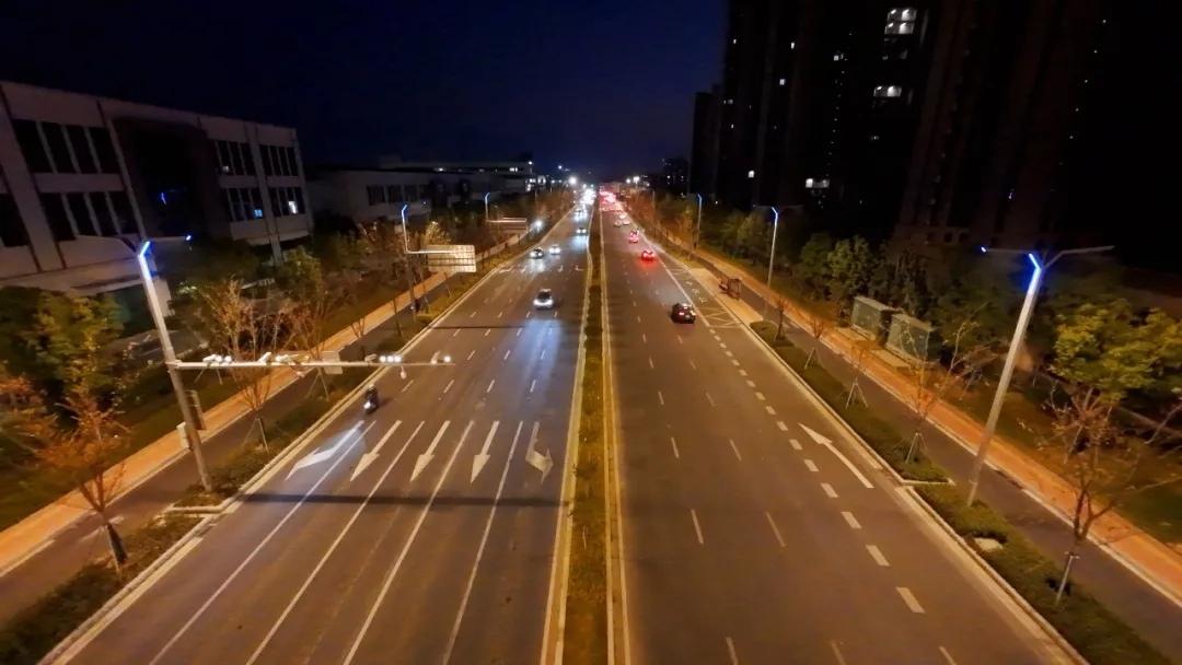 스마트한 빛줄기를 엮어 자산의 새로운 비전을 밝히다 | 중신 자산 현대 산업 단지