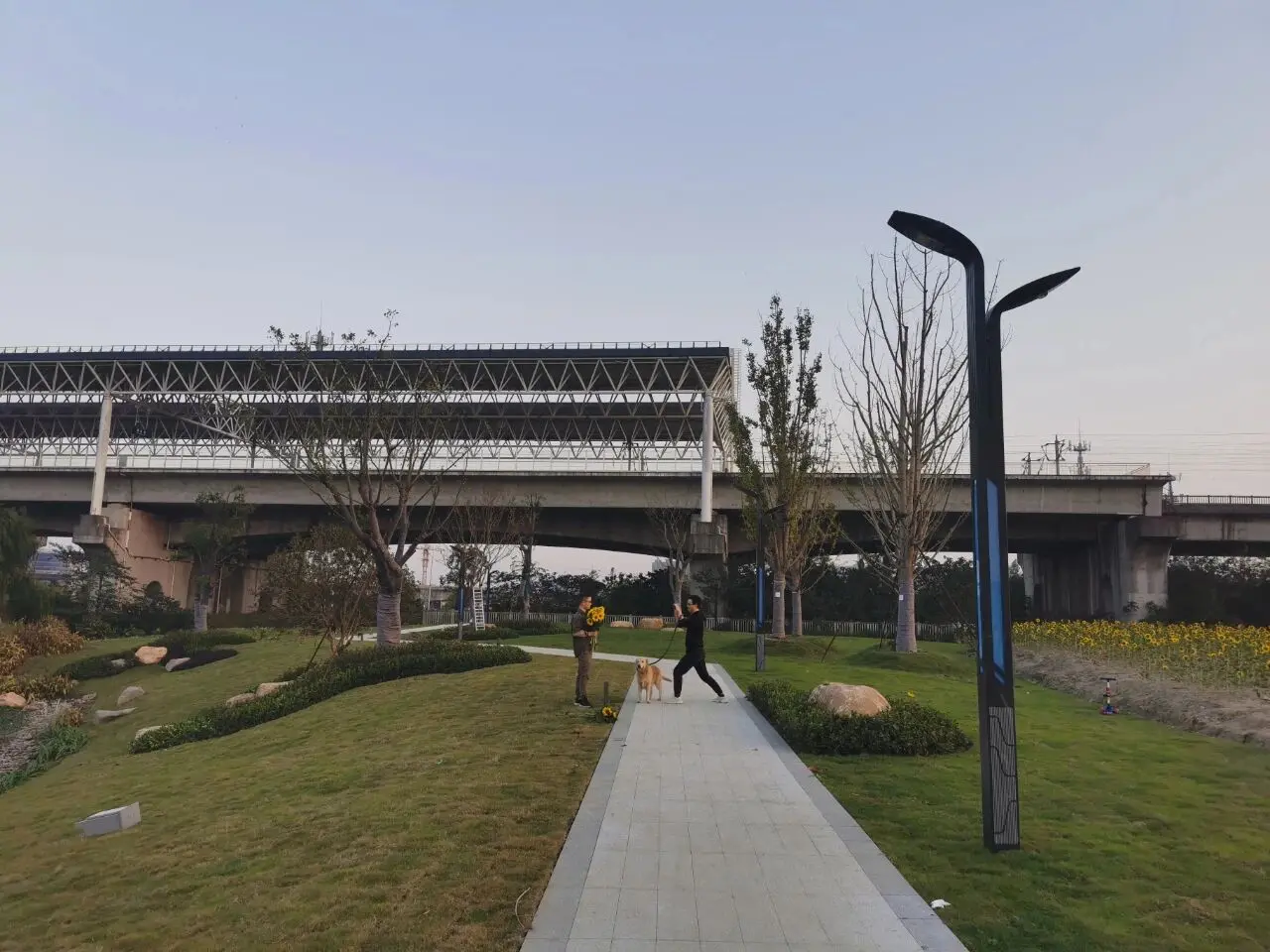 Taa za Sanxing Huangazia Kituo cha Kusini cha Hangzhou Linping