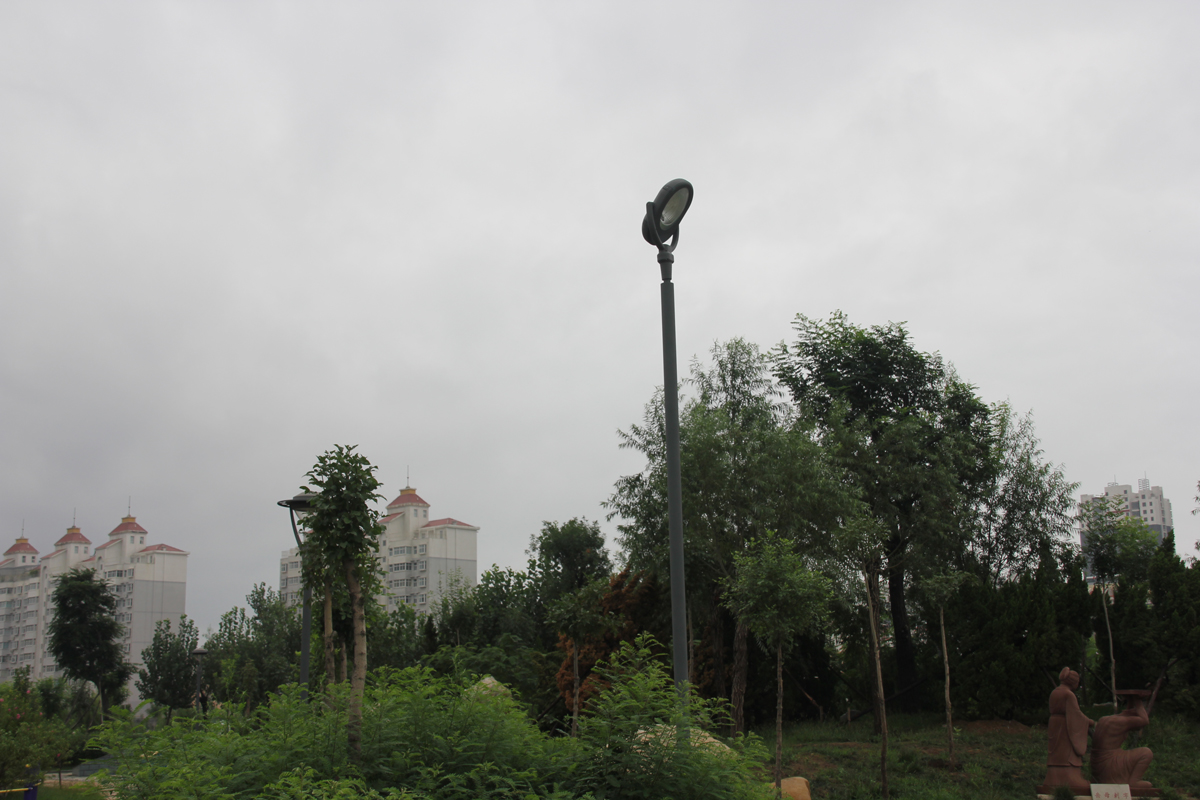 Menerangi Kota: Komitmen Kami terhadap Solusi Cerdas & Ramah Lingkungan