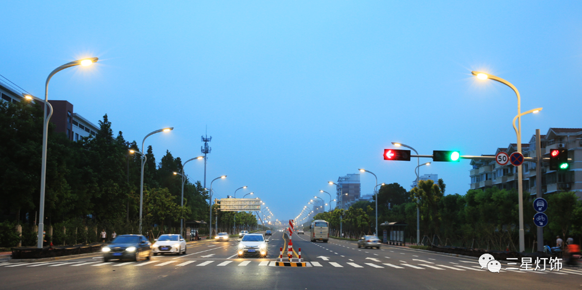 Charme de la culture traditionnelle et éclairage splendide | Projet de rénovation de l'éclairage de l'avenue Fengting, parc industriel de Suzhou