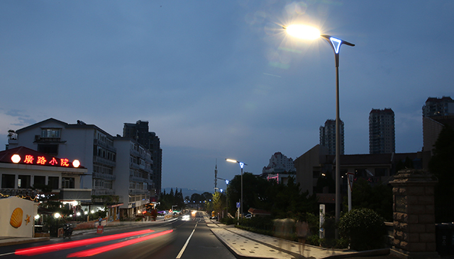 Đèn đường thông minh