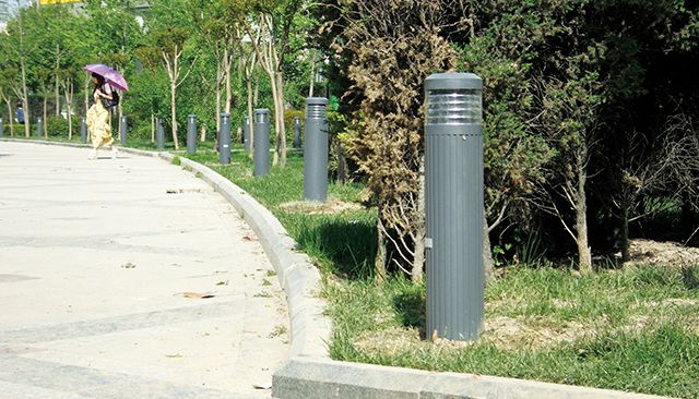 Mga Ilaw sa Harapan ng Lawn