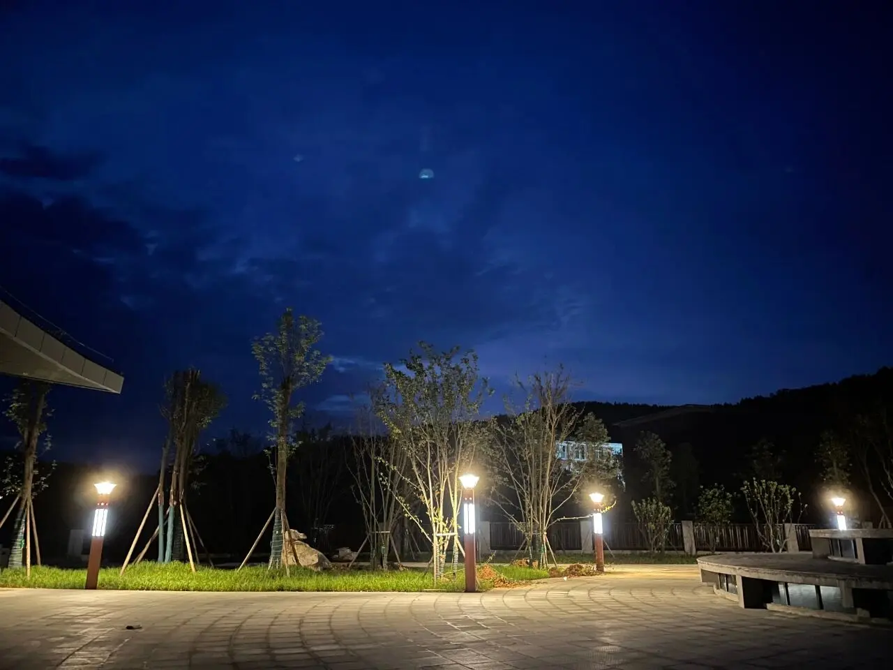 Projeto de Iluminação do Paisagem Cultural e Histórica: Cidade de Ertan, Sichuan, por Sanxing Lighting Projeto de Iluminação do Paisagem Cultural e Histórica: Cidade de Ertan, Sichuan, por Sanxing Lighting