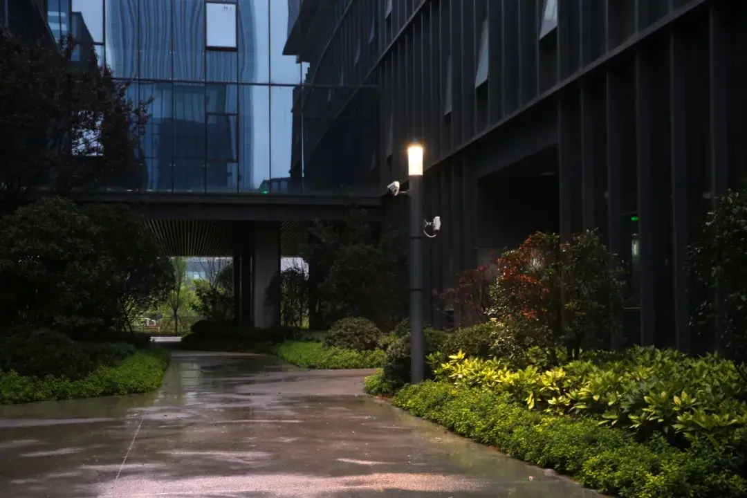Penggunaan Tiang Pelbagai Fungsi Pintar Sanxing Lighting di Taman Teknologi Tinggi Bertaraf Dunia: Hefei Zhong’an Chuanggu