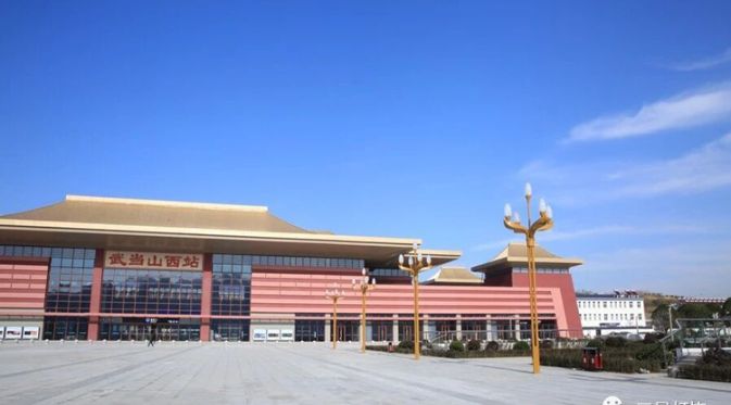 고속철도 역 조명 프로젝트 – 우당산 서역 & 단장커우역 맞춤형 경관 조명