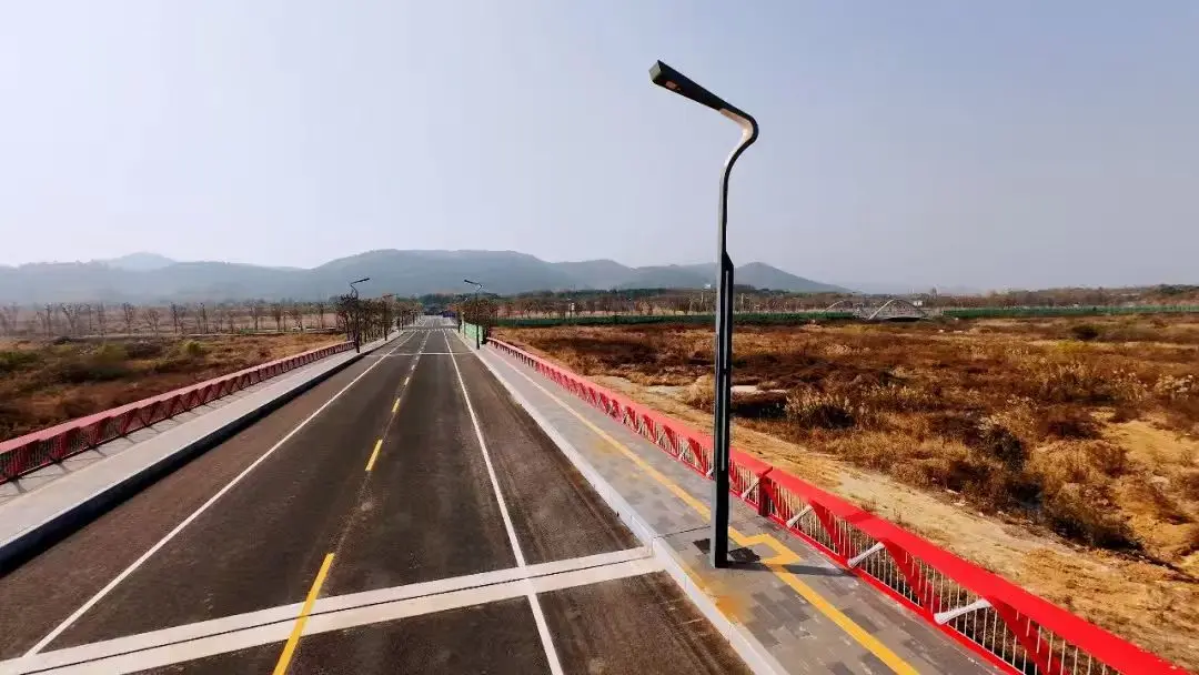 Mwanga na Kivuli Husuka Ndoto ya Yixing: Mradi wa Kuangaza Barabarani kwa Mji Mpya wa Yixing Reli ya Kasi ya Juu, Jiangsu Nuru na Kivuli Husuka Ndoto ya Yixing: Mradi wa Kuangaza Barabarani kwa Mji Mpya wa Yixing Reli ya Kasi ya Juu, Jiangsu