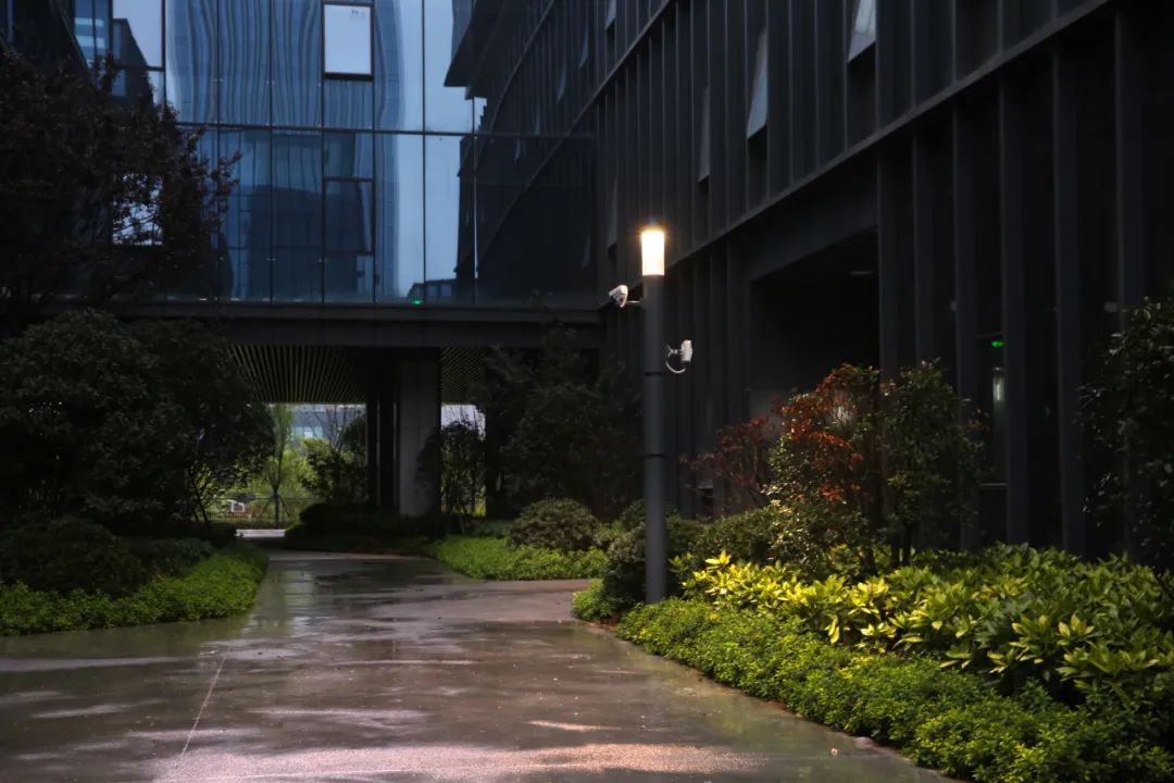 Ứng dụng cột đèn đa chức năng thông minh của Sanxing Lighting tại khu công nghệ cao hàng đầu thế giới: Khu Zhong’an Chuanggu, Hợp Phê