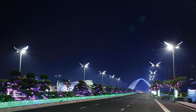 Светодиодный уличный фонарь