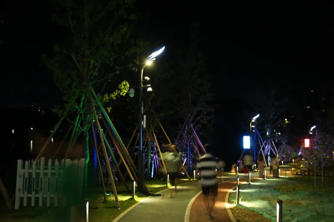 Сыртқы жарық диодты полюсті шамдар