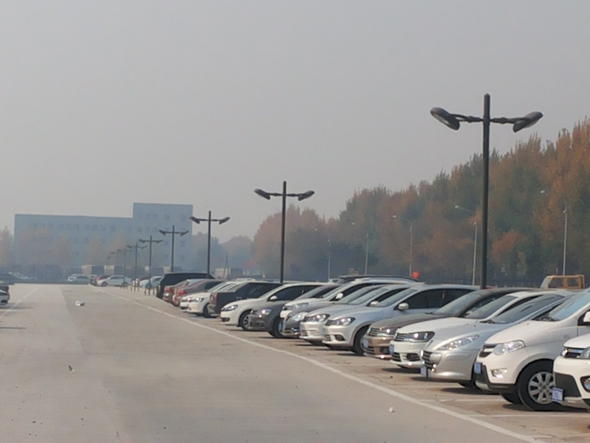 Menerangi Kota: Komitmen Kami terhadap Solusi Cerdas & Ramah Lingkungan