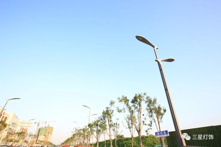 Installation de lampadaires LED