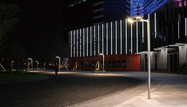 Đèn ngoài trời lớn