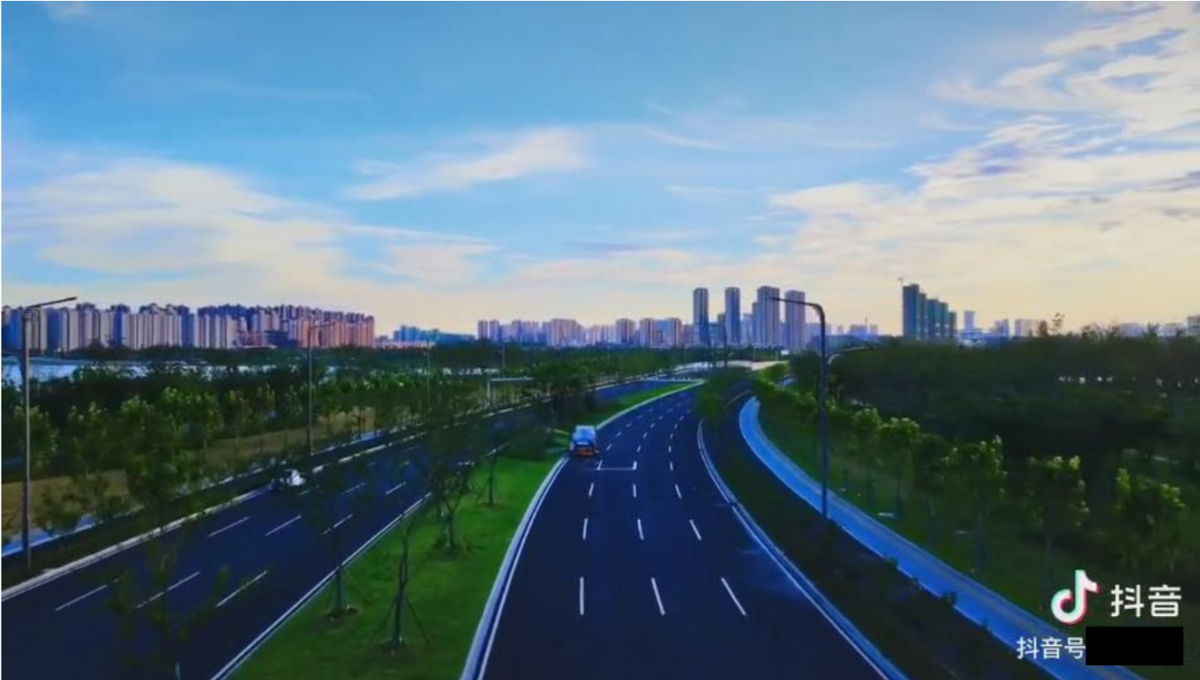 A Sanxing Lighting causa sensação viral no Lago Qintan, em Anqing. A Sanxing Lighting causa sensação viral no Lago Qintan, em Anqing.