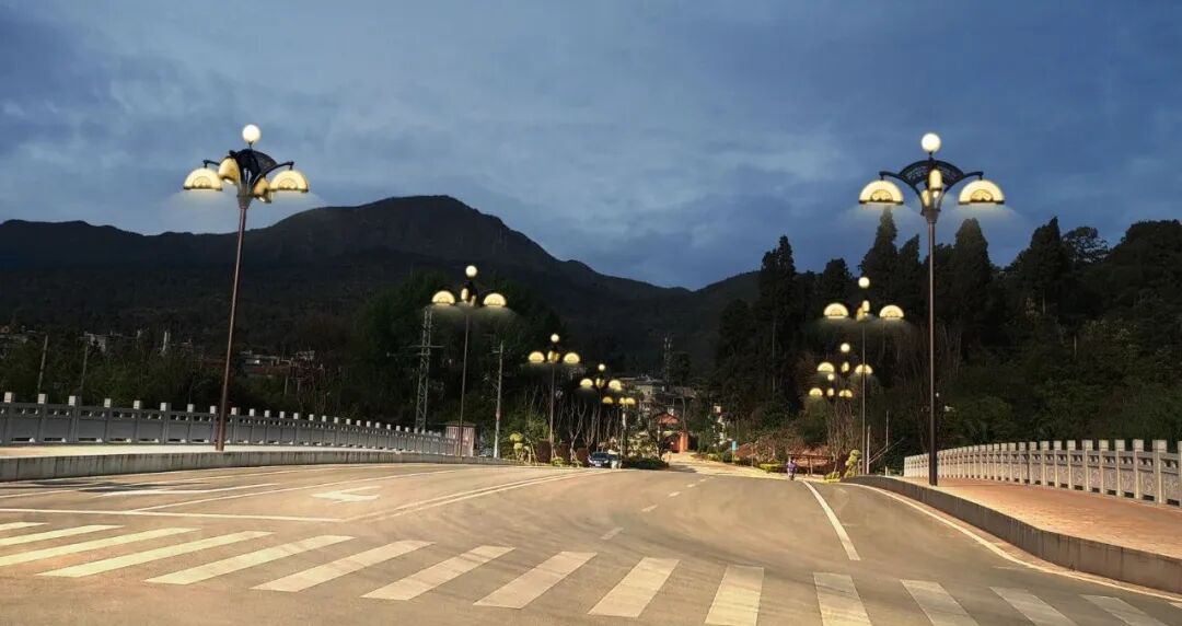 Boosting the Construction of a Pedestrian-Centric Waterfront Road System, Shaping Tangchuan East Road in Yunnan Anning into a "Pedestrian-and-Tourist-Friendly" Destination
