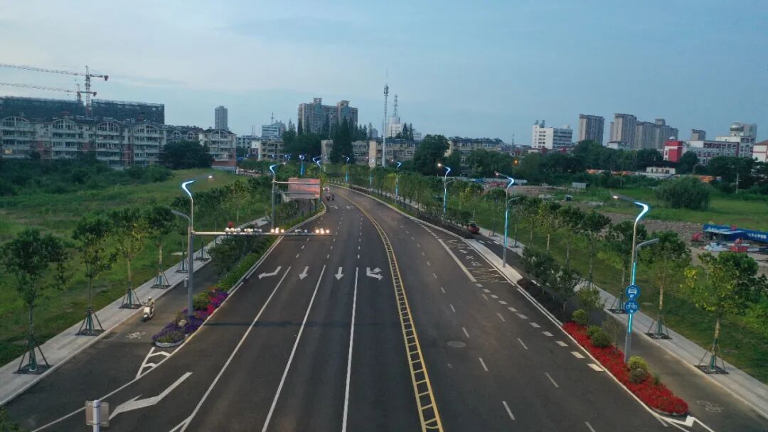 Ескі қаланы жөндеуде Sanxing жарықтандырудың біріктірілген жол тіректерін әдеттегі қолдану | Чжуншан жолы, Уху