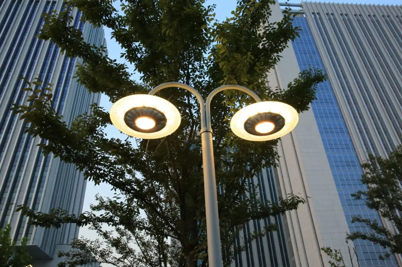 Lampu Luar Ruangan Halaman Belakang