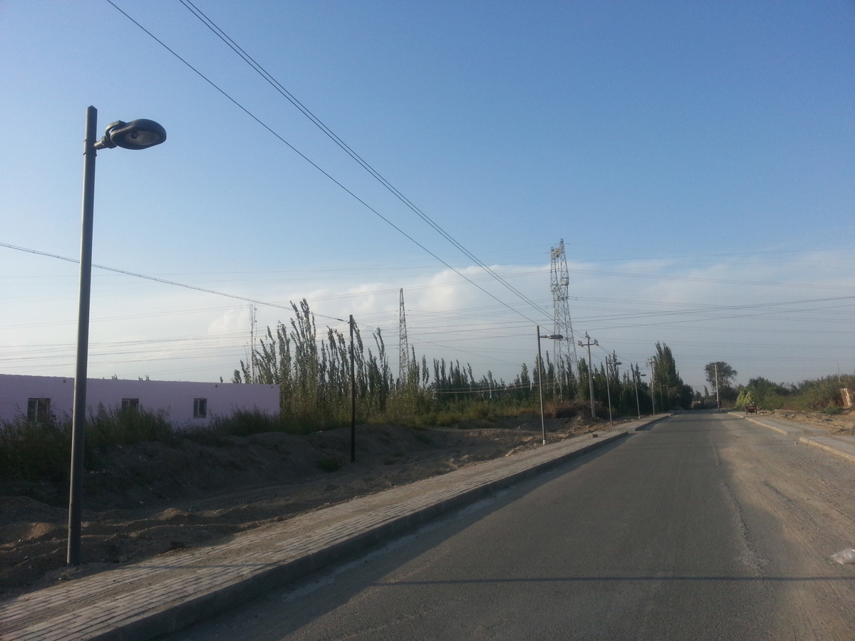 Menerangi Kota: Komitmen Kami terhadap Solusi Cerdas & Ramah Lingkungan