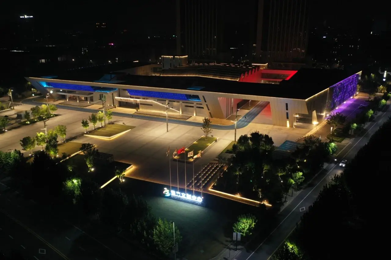 Budaya Bertemu Kreativitas: Studi Kasus Desain Pencahayaan Taman Lanskap di Pusat Kebudayaan & Kreatif Olahraga Taizhou, Jiangsu