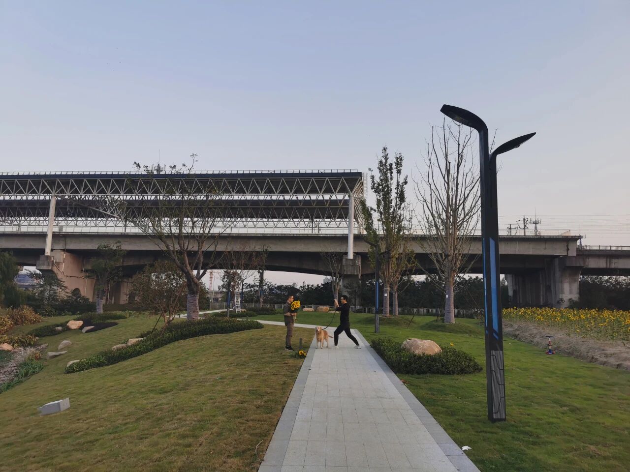 Công ty Sanxing Lighting thắp sáng ga tàu điện ngầm Linping Nam, Hàng Châu. Công ty Sanxing Lighting thắp sáng ga tàu điện ngầm Linping Nam, Hàng Châu.