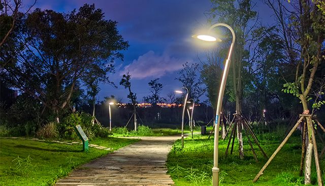 Lampu Halaman Dipimpin