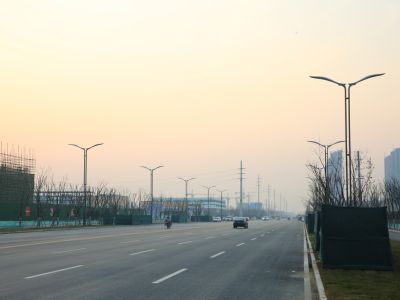 Montaje de alumbrado público LED