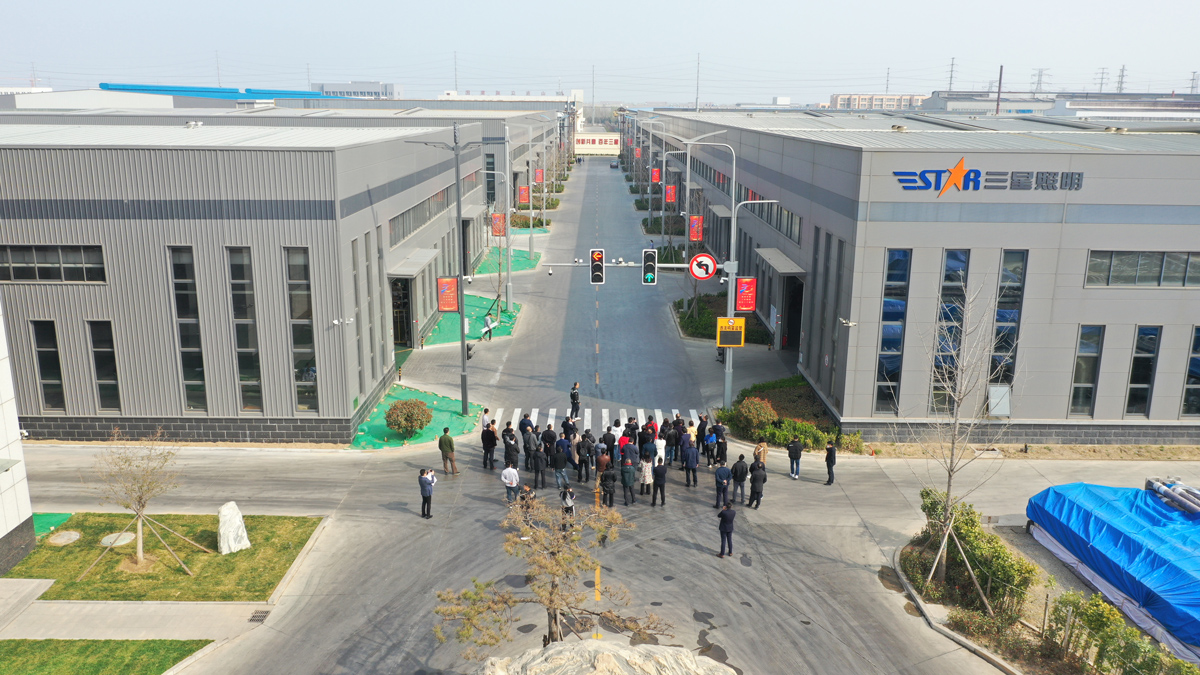 Các yếu tố cần cân nhắc khi nhập khẩu đèn chiếu sáng ngoài trời từ Trung Quốc Các yếu tố cần cân nhắc khi nhập khẩu đèn chiếu sáng ngoài trời từ Trung Quốc