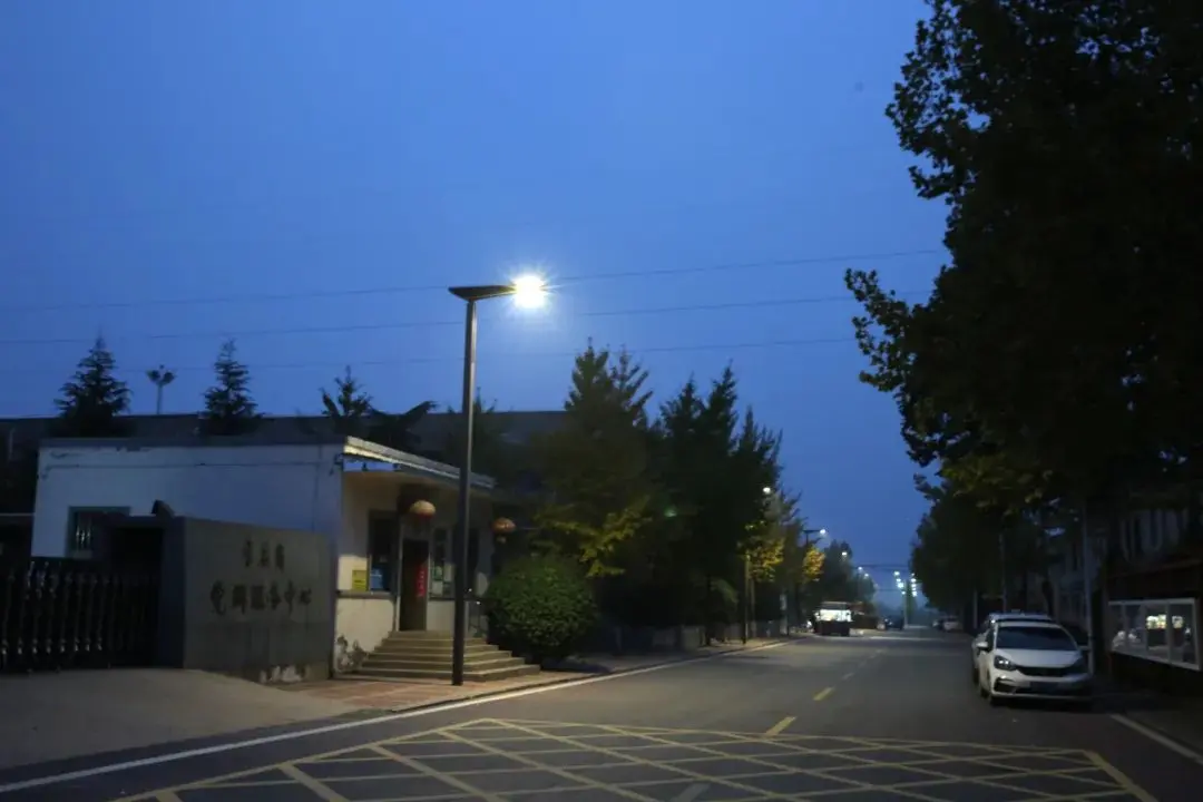 Penerangan Generasi Baru untuk Proyek Tenaga Surya Pedesaan | Studi Kasus Lampu Jalan Tenaga Surya IoT All-in-One "Xingrui" dari Sanxing Lighting di Jalan-jalan Kecamatan Penerangan Generasi Baru untuk Proyek Tenaga Surya Pedesaan | Studi Kasus Lampu Jalan Tenaga Surya IoT All-in-One "Xingrui" dari Sanxing Lighting di Jalan-jalan Kecamatan