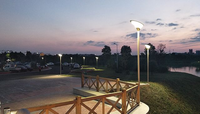 Đèn cực ngoài trời